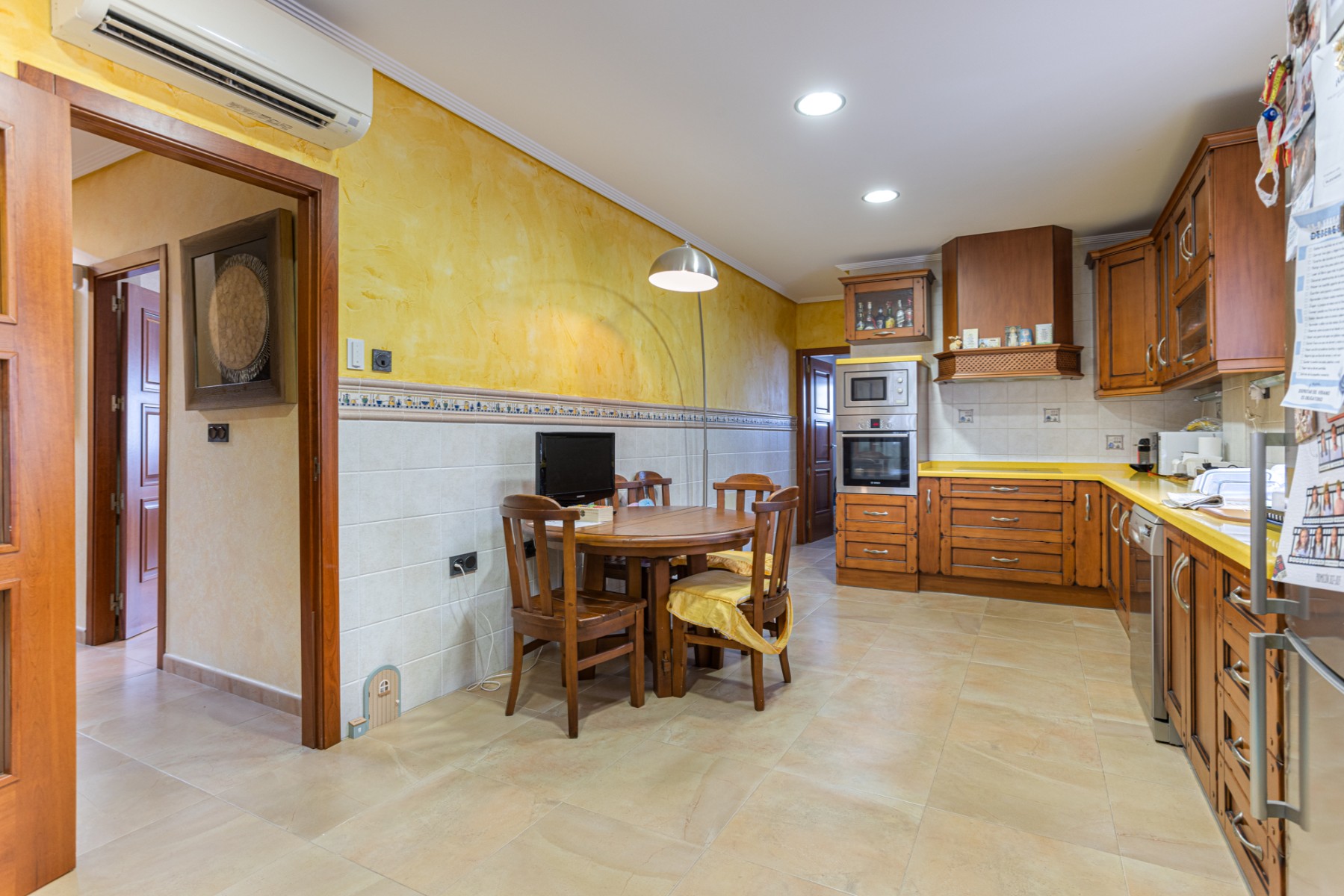 Huvila Los Montesinos, Alicante, Espanja 4 makuuhuonetta, 417 m2 No. 129349