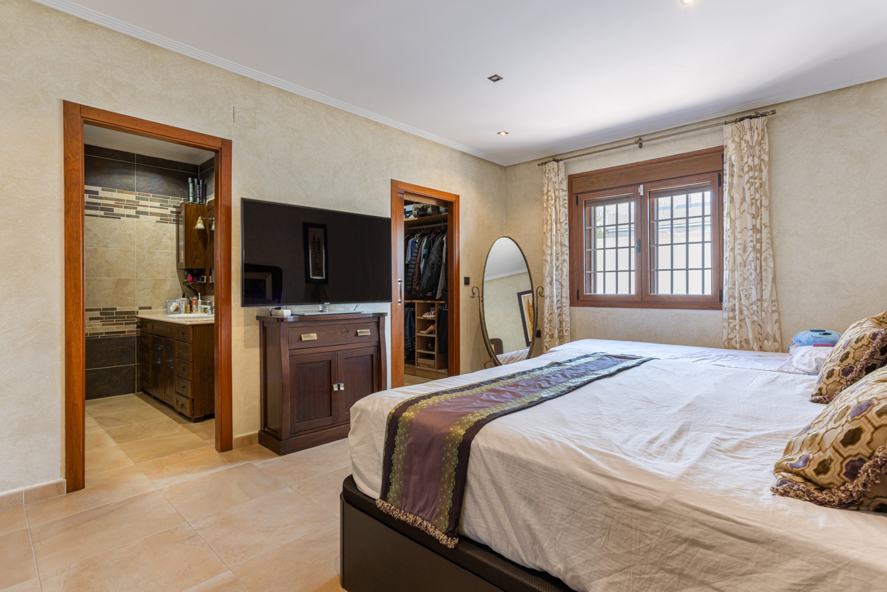 Huvila Los Montesinos, Alicante, Espanja 4 makuuhuonetta, 417 m2 No. 129349