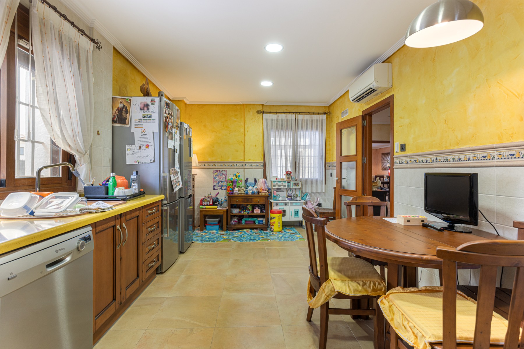 Huvila Los Montesinos, Alicante, Espanja 4 makuuhuonetta, 417 m2 No. 129349
