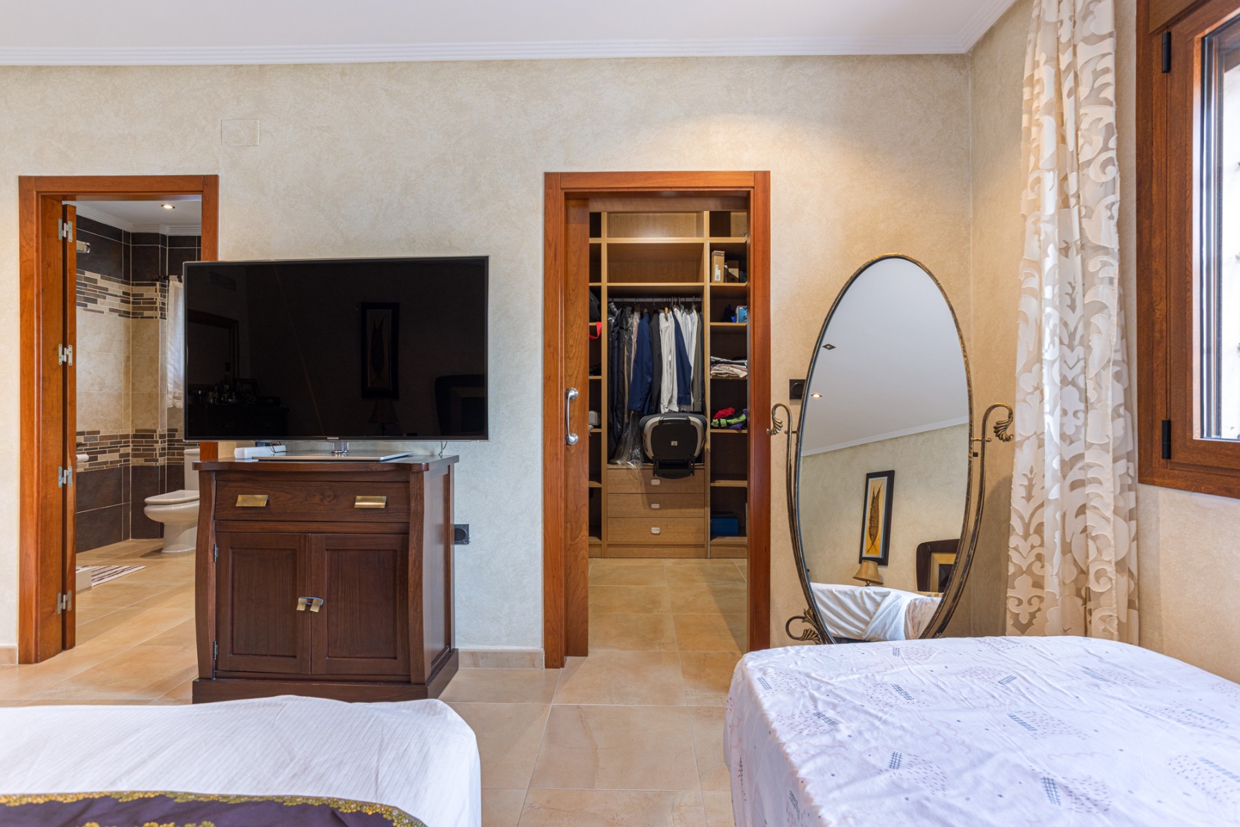 Huvila Los Montesinos, Alicante, Espanja 4 makuuhuonetta, 417 m2 No. 129349