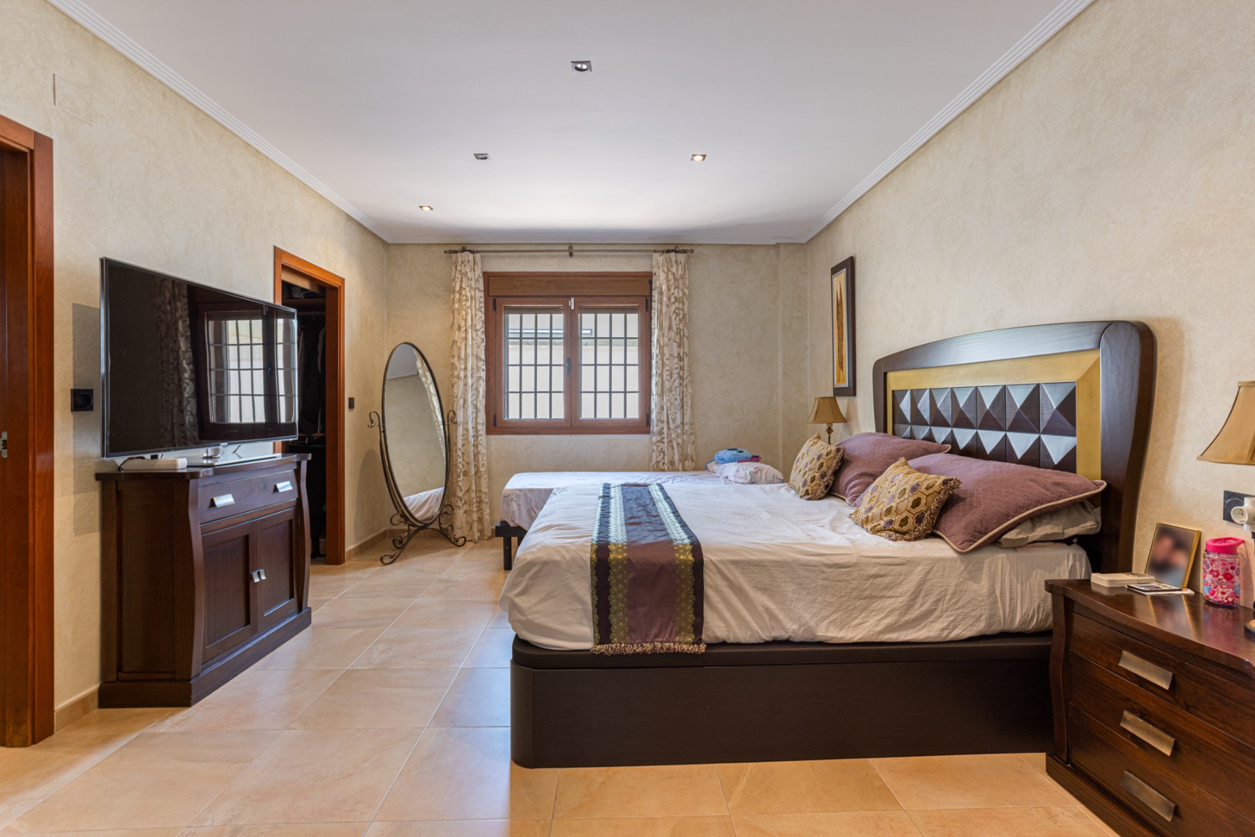Huvila Los Montesinos, Alicante, Espanja 4 makuuhuonetta, 417 m2 No. 129349