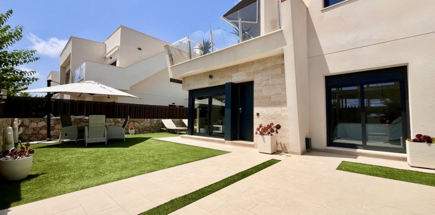 Villa Torre de la Horadada, Alicante, Spanien 3 Schlafzimmer, 273 m2 Nr. 129070