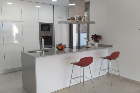Продажа квартиры в Аликанте, Испания 2 спальни, 93м2 №123276 - фото 20