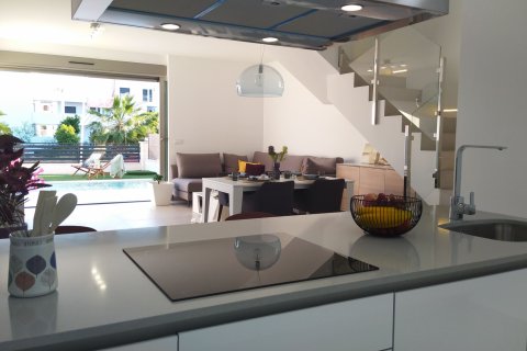 Продажа квартиры в Аликанте, Испания 2 спальни, 93м2 №123276 - фото 21