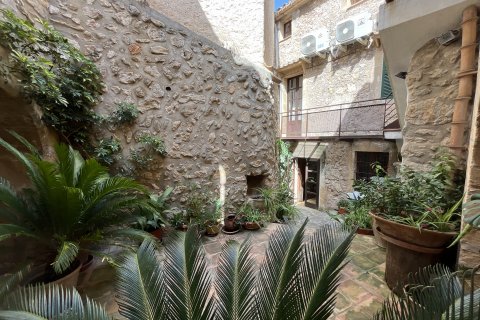 Townhouse for rent Pollenca, Mallorca, Spain 3 bedrooms, 344 sq.m. No. 128235 - photo 11