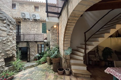 Townhouse for rent Pollenca, Mallorca, Spain 3 bedrooms, 344 sq.m. No. 128235 - photo 8