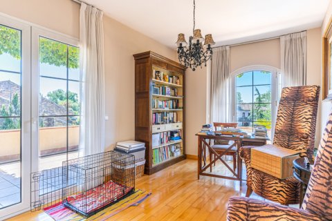 Huvila myytävänä Villafranca Del Castillo, Madrid, Espanja, 5 makuuhuonetta, 846.3 m2 No. 121973 - kuva 18