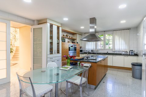 Huvila myytävänä Villafranca Del Castillo, Madrid, Espanja, 5 makuuhuonetta, 846.3 m2 No. 121973 - kuva 10