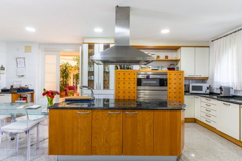 Huvila myytävänä Villafranca Del Castillo, Madrid, Espanja, 5 makuuhuonetta, 846.3 m2 No. 121973 - kuva 11