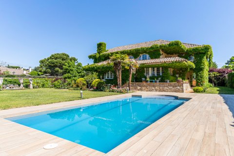 Huvila myytävänä Villafranca Del Castillo, Madrid, Espanja, 5 makuuhuonetta, 846.3 m2 No. 121973 - kuva 1