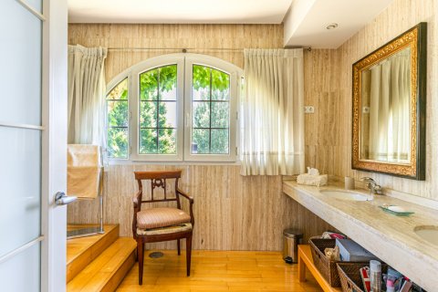 Huvila myytävänä Villafranca Del Castillo, Madrid, Espanja, 5 makuuhuonetta, 846.3 m2 No. 121973 - kuva 20