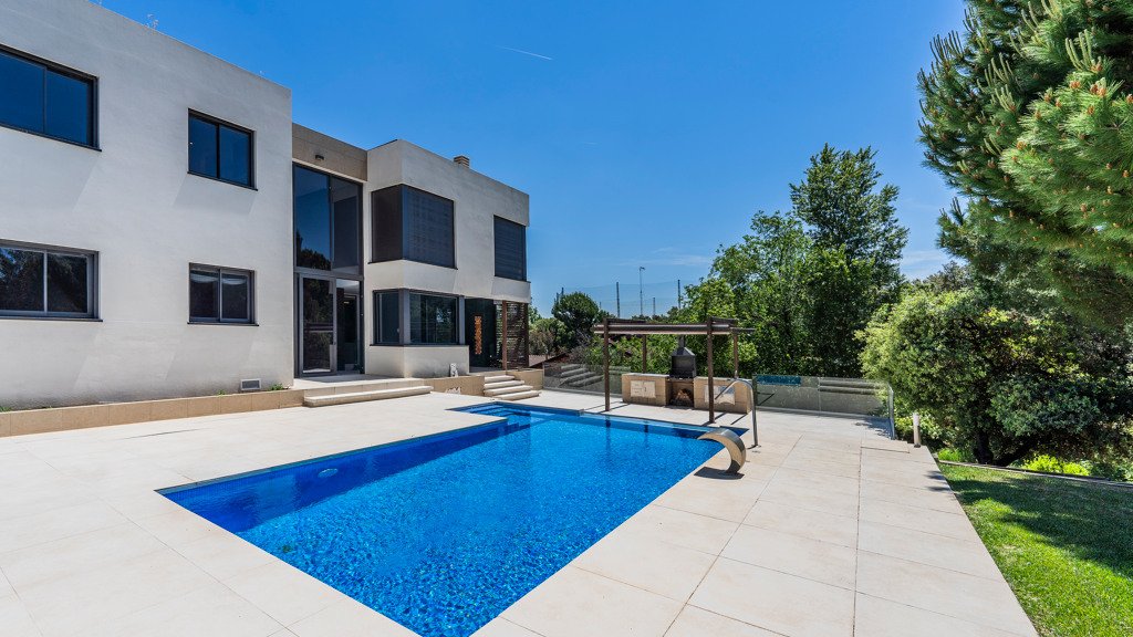 Villa a Madrid, Spagna 8 camere da letto, 658 mq. N° 121971