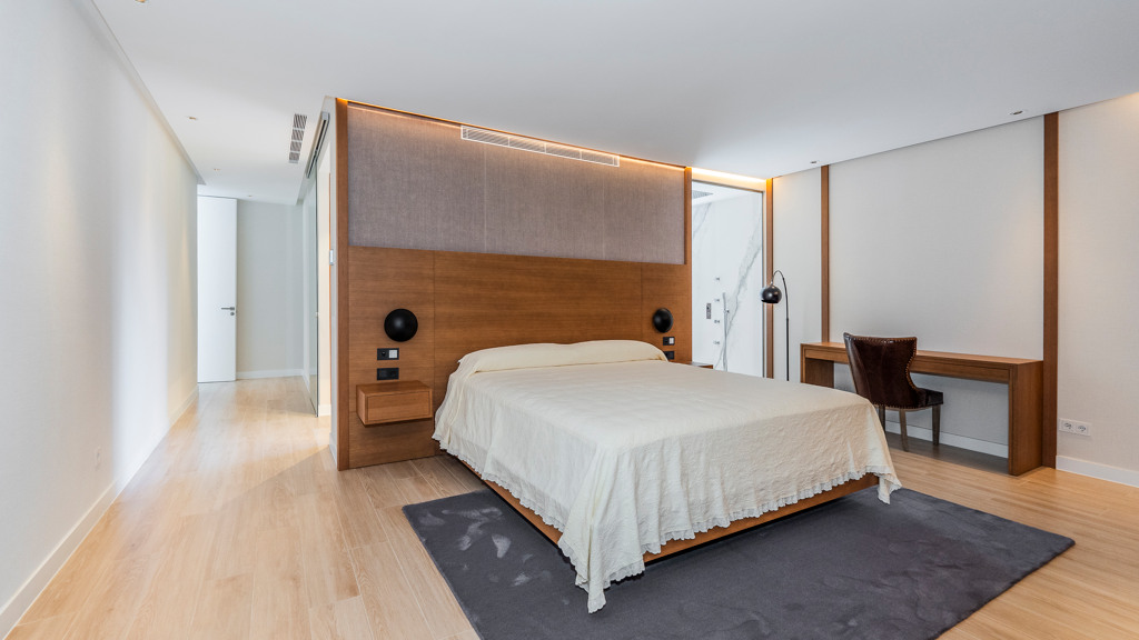 Villa a Madrid, Spagna 8 camere da letto, 658 mq. N° 121971