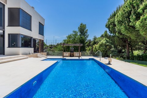Villa zum Verkauf Madrid, Spanien 8 Schlafzimmer, 658 m2 Nr. 121971 - Foto 1
