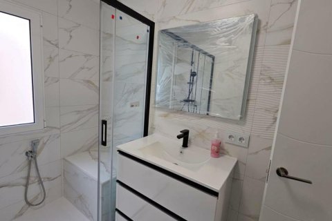 Appartamento in vendita Cabo Cervera-Playa la Mata, Alicante, Spagna 2 camere da letto, 86 mq. N° 131603 - foto 13