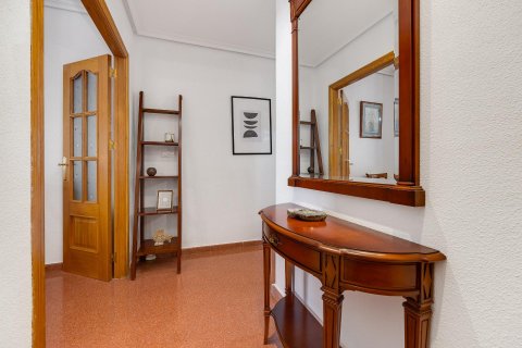 Dzīvoklis pārdošanā Torrevieja, Alicante, Spānijā 2 istabas, 110 m2 Nr. 125731 - attēls 17