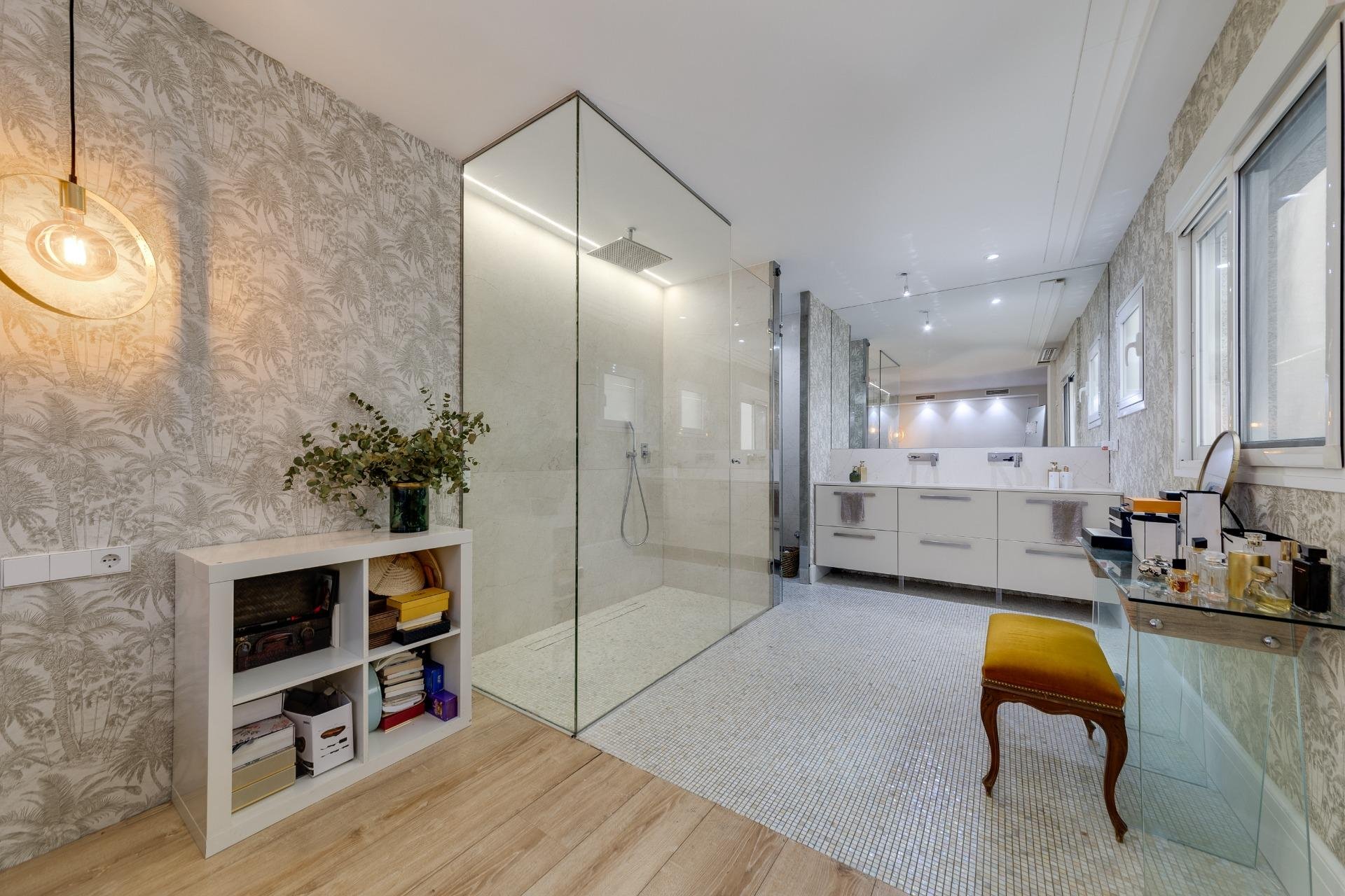 Huoneisto Torrevieja, Alicante, Espanja 4 makuuhuonetta, 265 m2 No. 125733