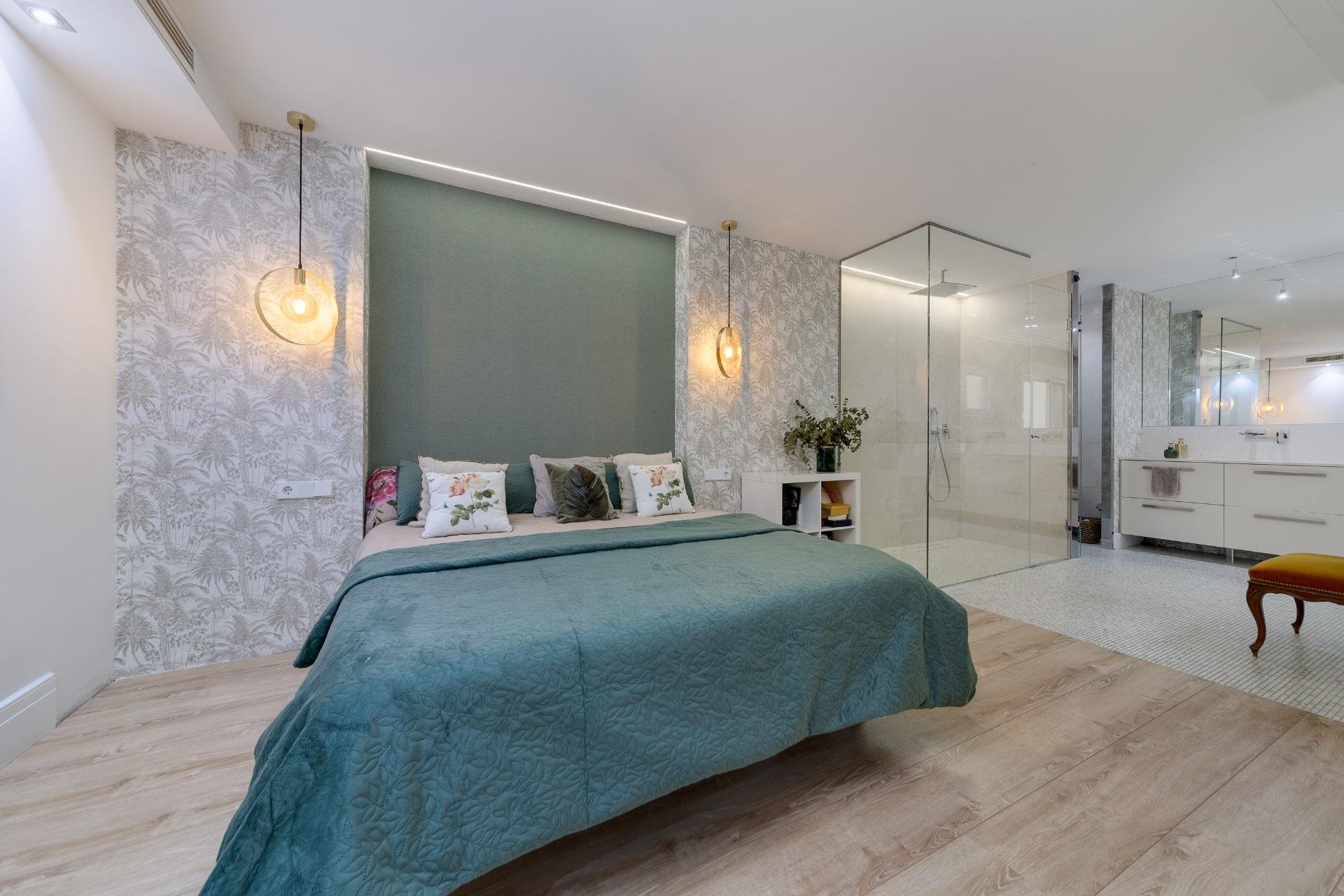 Huoneisto Torrevieja, Alicante, Espanja 4 makuuhuonetta, 265 m2 No. 125733