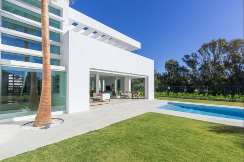 Villa en venta Cortes (San Pedro De Alcantara), Málaga, España 4 dormitorios, 443 m2 No. 130686 - foto 3