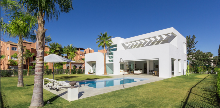Villa Cortes (San Pedro De Alcantara), Málaga, España 4 dormitorios, 443 m2 No. 130686