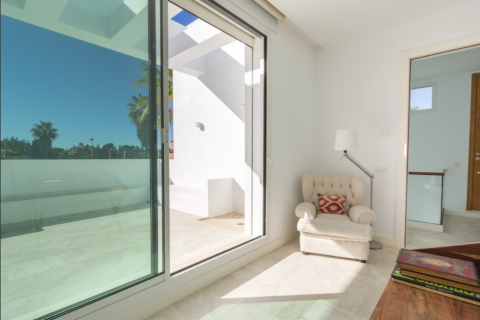 Villa en venta Cortes (San Pedro De Alcantara), Málaga, España 4 dormitorios, 443 m2 No. 130686 - foto 18