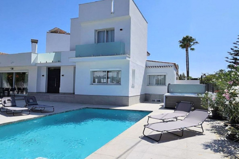 Villa pārdošanā Cortes (San Pedro De Alcantara), Malaga, Spānijā 6 istabas, 442 m2 Nr. 130682 - attēls 1