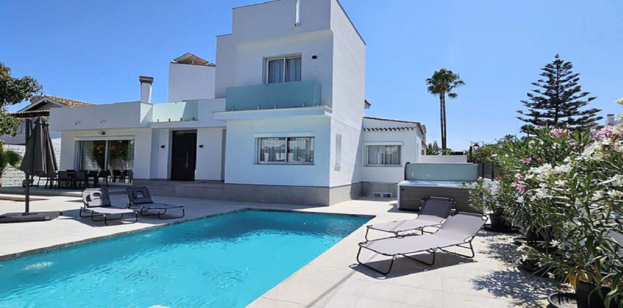 Villa Cortes (San Pedro De Alcantara), Malaga, Spānijā 6 istabas, 442 m2 Nr. 130682