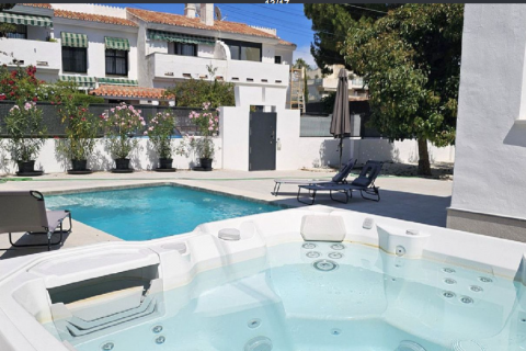 Villa pārdošanā Cortes (San Pedro De Alcantara), Malaga, Spānijā 6 istabas, 442 m2 Nr. 130682 - attēls 4