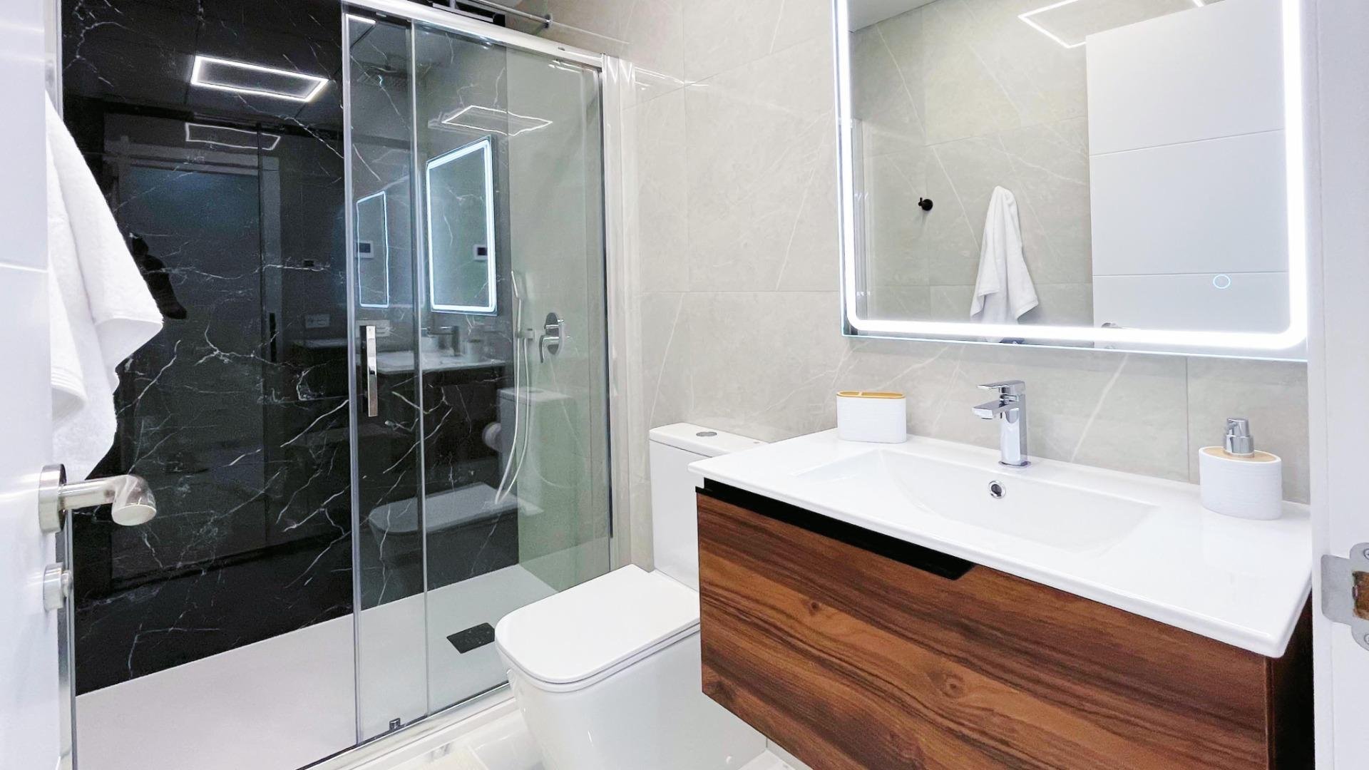 Appartamento a Torrevieja, Alicante, Spagna 2 camere da letto, 90 mq. N° 125401