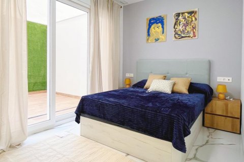 Apartment for sale Torrevieja, Alicante, Spain 2 bedrooms, 90 sq.m. No. 125401 - photo 1