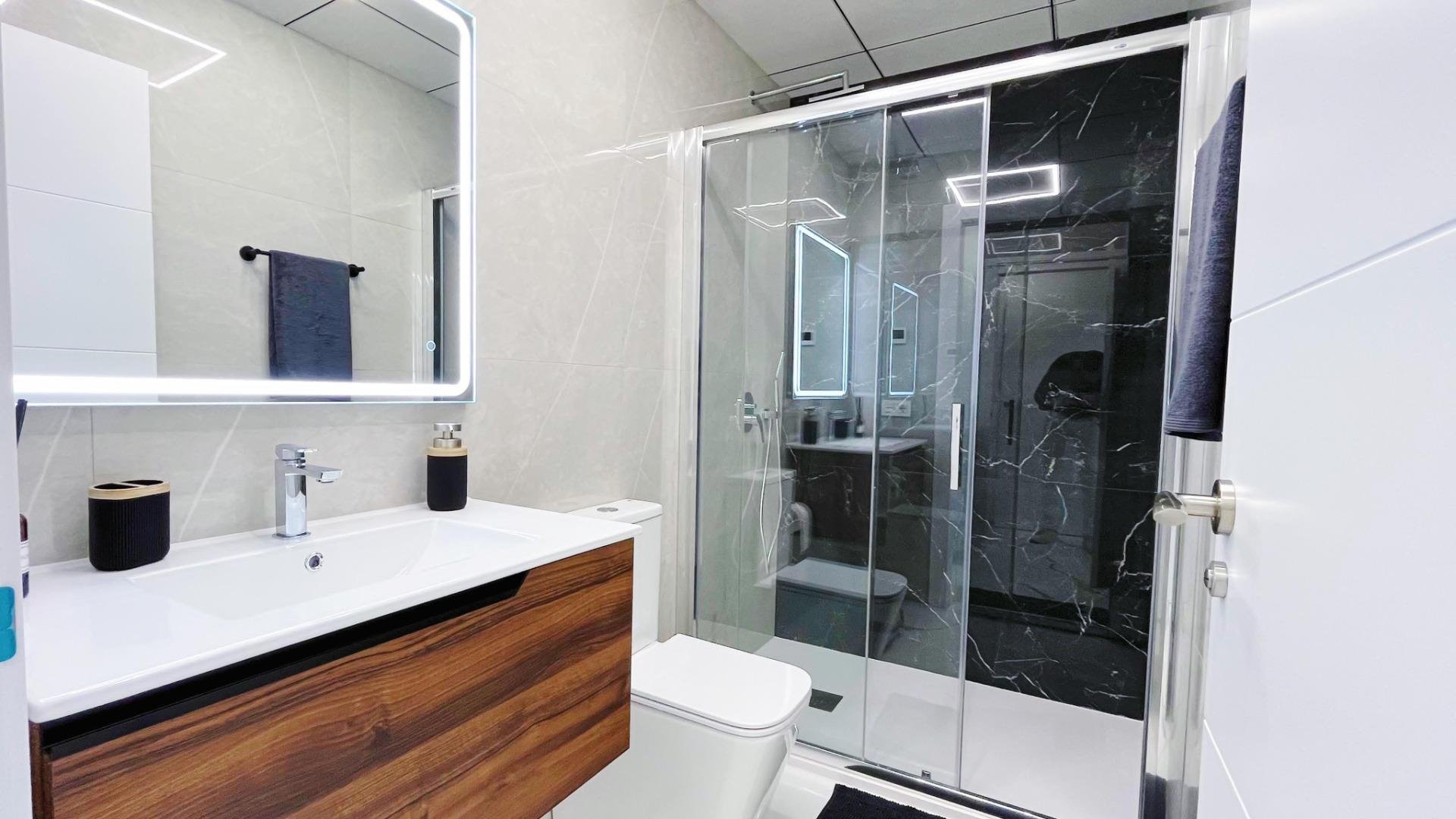 Appartamento a Torrevieja, Alicante, Spagna 2 camere da letto, 90 mq. N° 125401