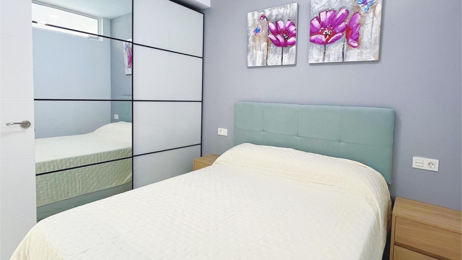 Appartamento a Torrevieja, Alicante, Spagna 2 camere da letto, 90 mq. N° 125401