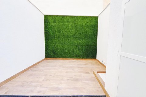 Apartment for sale Torrevieja, Alicante, Spain 2 bedrooms, 90 sq.m. No. 125399 - photo 2