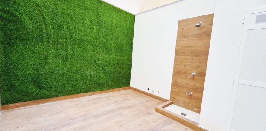 Apartment Torrevieja, Alicante, Spain 2 bedrooms, 90 sq.m. No. 125399