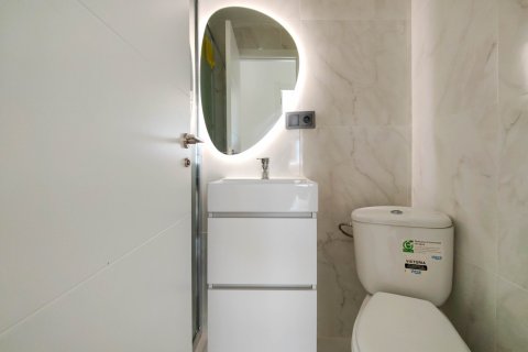 Apartment for sale Torrevieja, Alicante, Spain 2 bedrooms, 70 sq.m. No. 131902 - photo 23