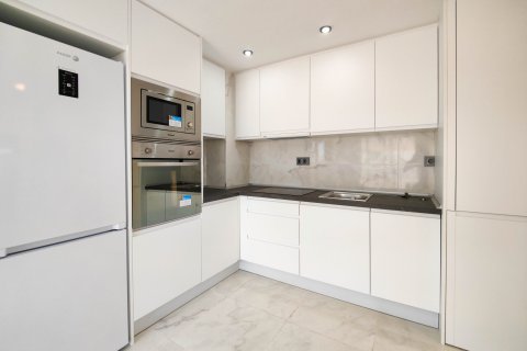 Apartment for sale Torrevieja, Alicante, Spain 2 bedrooms, 70 sq.m. No. 131902 - photo 4