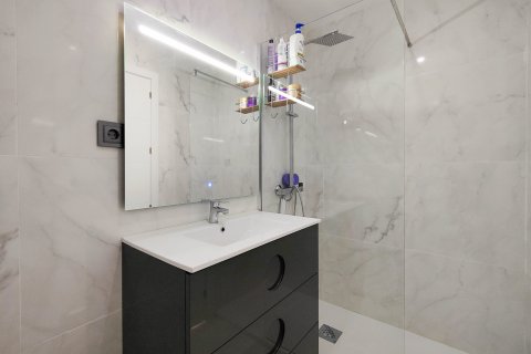Apartment for sale Torrevieja, Alicante, Spain 2 bedrooms, 70 sq.m. No. 131902 - photo 21
