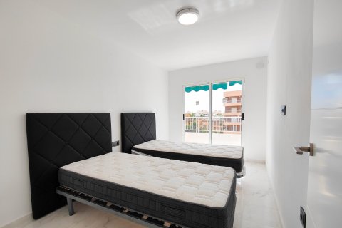 Apartment for sale Torrevieja, Alicante, Spain 2 bedrooms, 70 sq.m. No. 131902 - photo 17