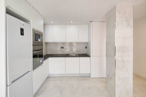 Apartment for sale Torrevieja, Alicante, Spain 2 bedrooms, 70 sq.m. No. 131902 - photo 3