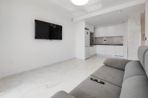 Apartment for sale Torrevieja, Alicante, Spain 2 bedrooms, 70 sq.m. No. 131902 - photo 2