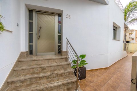 Villa till salu Rojales, Alicante, Spanien 4 sovrum, 404 kvm. Nr. 131904 - foto 4