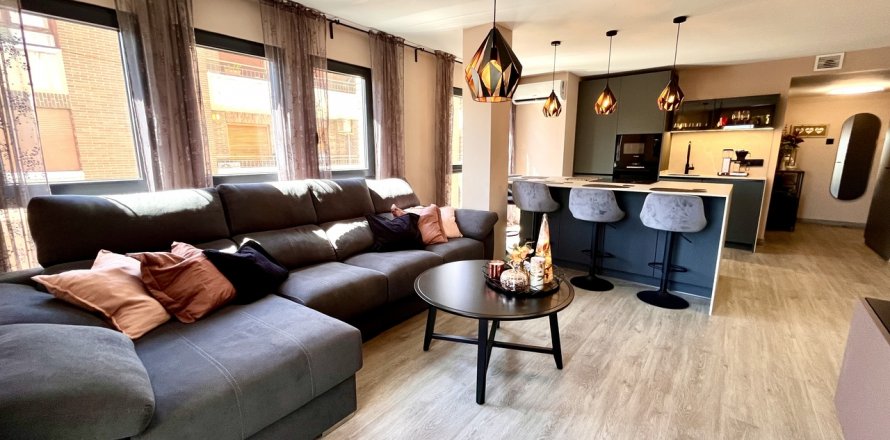 Apartment Almoradi, Alicante, Spain 4 bedrooms, 120 sq.m. No. 129621