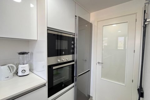Аренда квартиры в Эстепона, Малага, Испания 2 спальни, 90м2 №121868 - фото 20