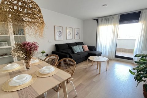 Аренда квартиры в Эстепона, Малага, Испания 2 спальни, 90м2 №121868 - фото 1