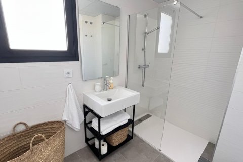 Аренда квартиры в Эстепона, Малага, Испания 2 спальни, 90м2 №121868 - фото 30