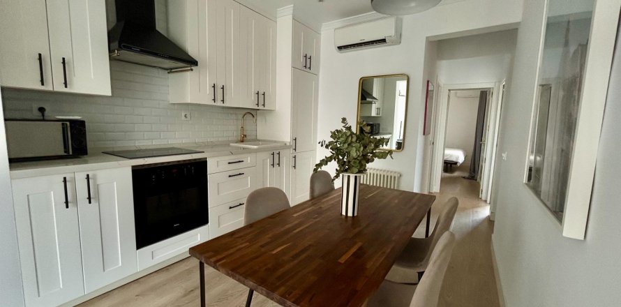 Apartamento Madrid, España 1 dormitorio, 67 m2 No. 127316