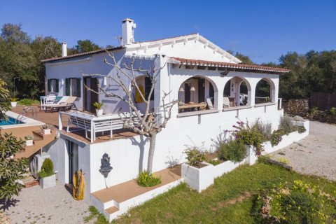 Продажа виллы Алайор, Менорка, Испания 5 спален, 193м2 №129431 - фото 1