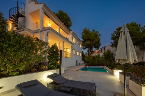 Villa for rent Peguera, Mallorca, Spain 5 bedrooms, 264 sq.m. No. 128084 - photo 1
