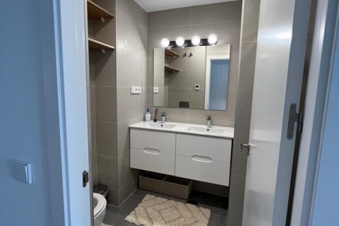 Apartment for rent Benidorm, Alicante, Spain 2 bedrooms, 100 sq.m. No. 127114 - photo 3