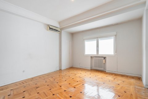 Dzīvoklis pārdošanā Madrid, Spānijā 6 istabas, 352 m2 Nr. 120392 - attēls 27